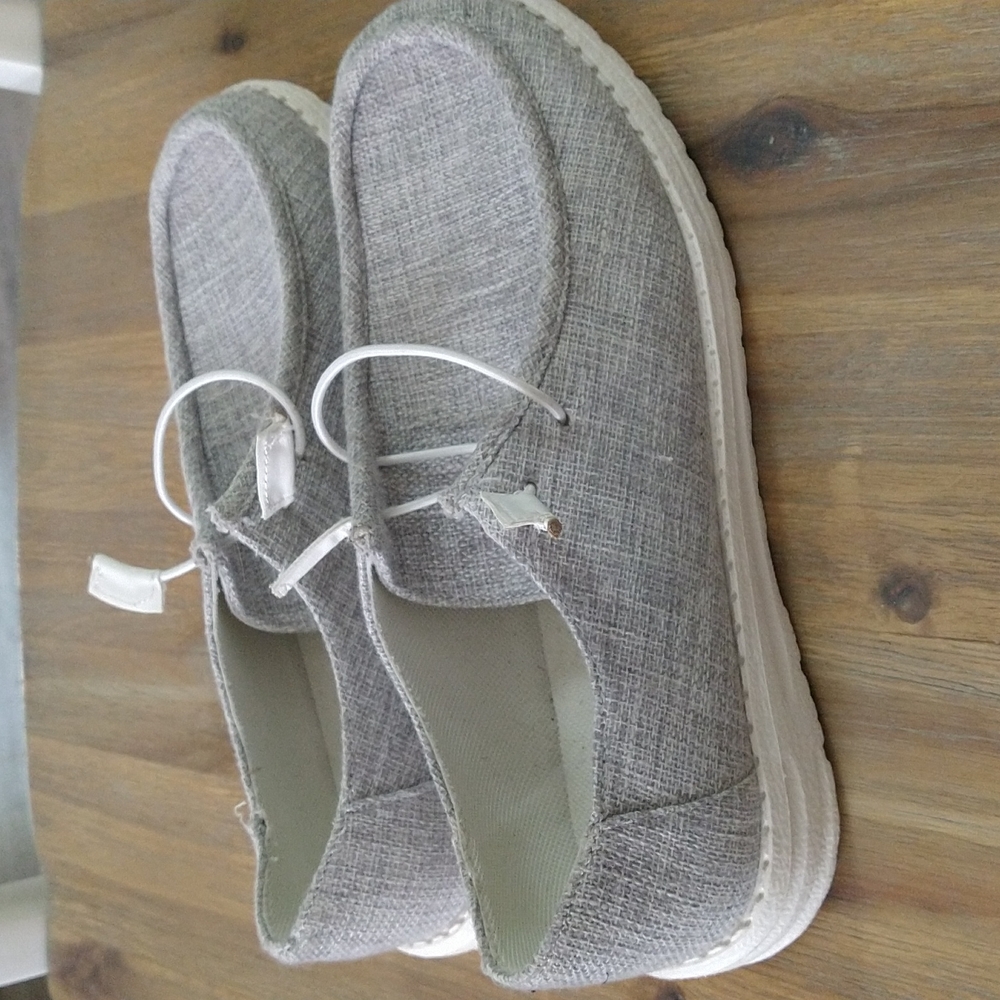 Off Brand Hey Dude like shoes Size 8